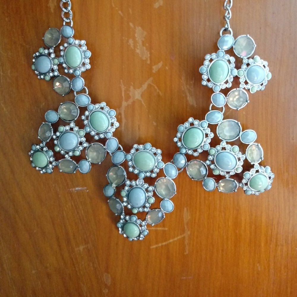 🧨🧨LAST CHANCE🧨🧨LIA SOPHIA Statement Necklace